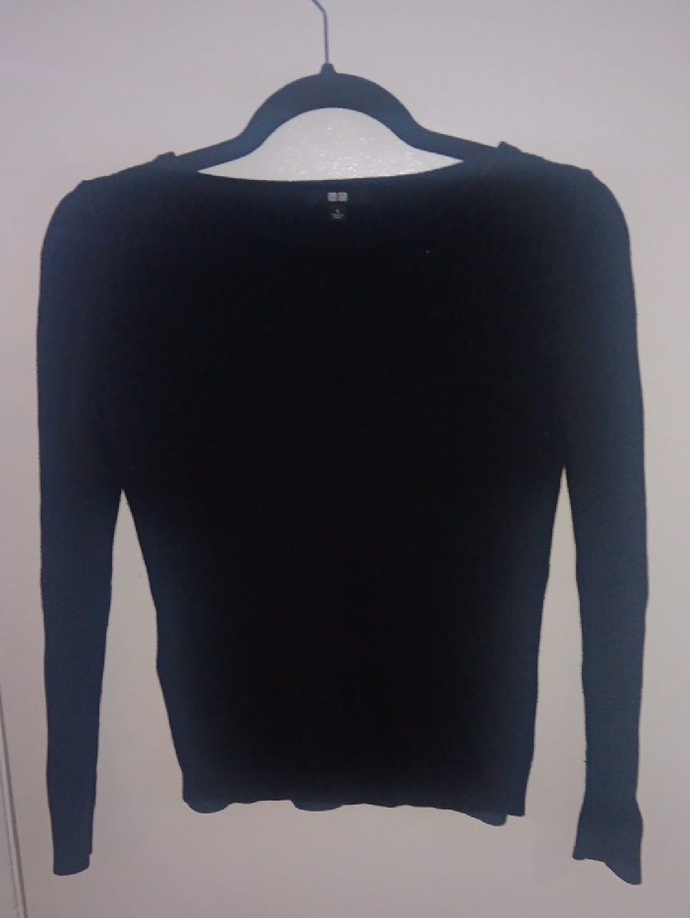 Uniqlo Black Ribbed Crewneck Sweater